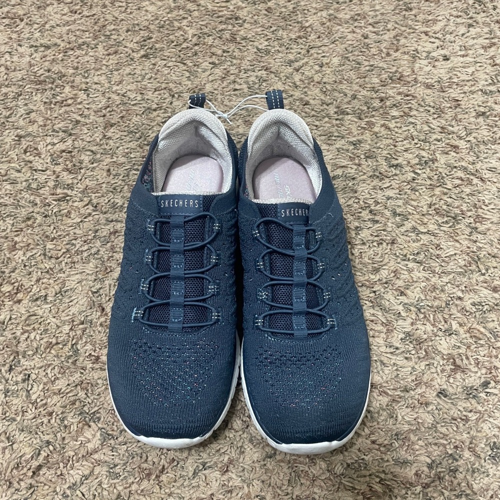 Skechers Womens Navy Virtue Show Runner Slip On Sneakers 8.5